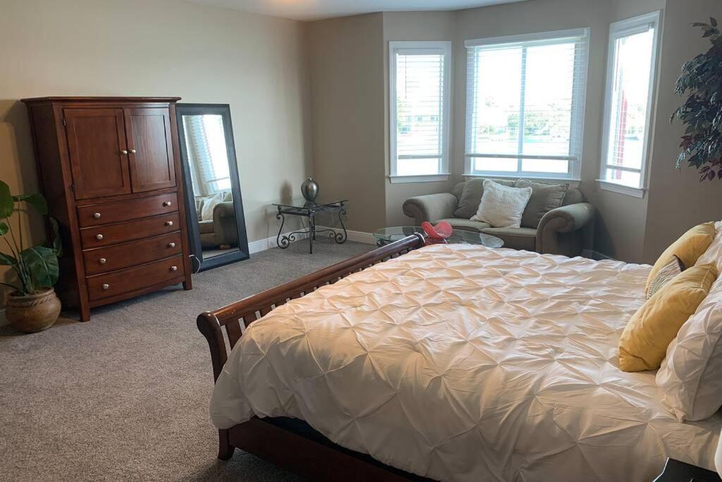 Luxury And Spacious Waterside Getaway Clearwater Beach Exterior photo