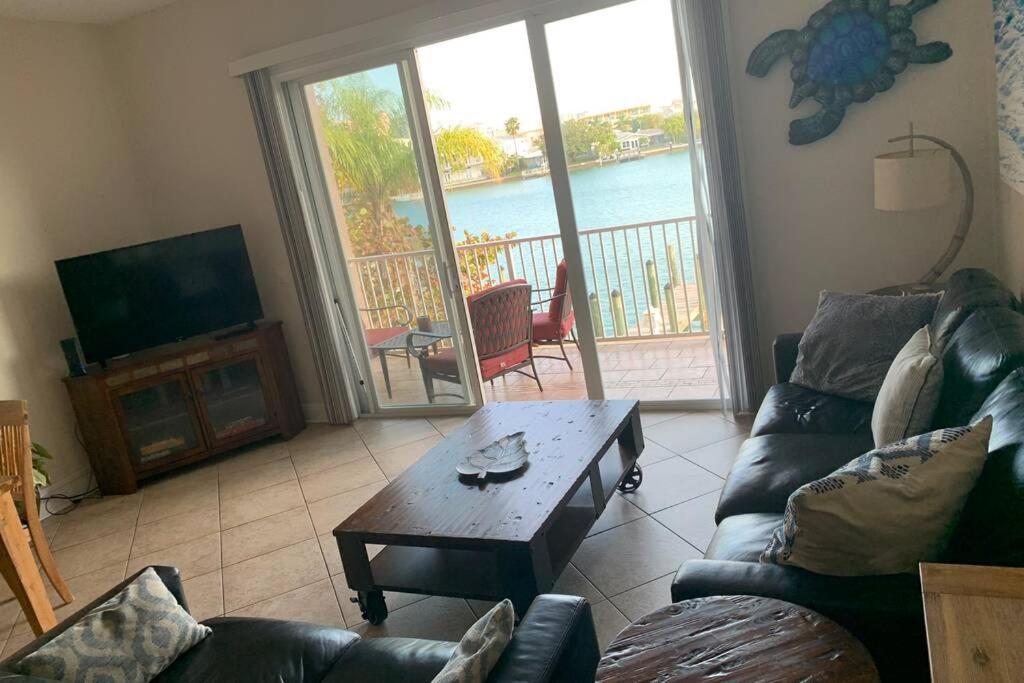 Luxury And Spacious Waterside Getaway Clearwater Beach Exterior photo